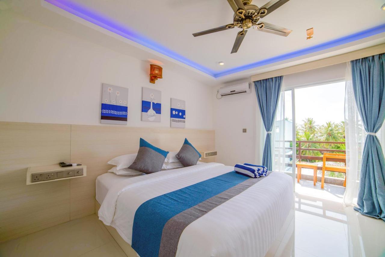 Grand Beach Dhigurah Dhigurah  Exterior photo