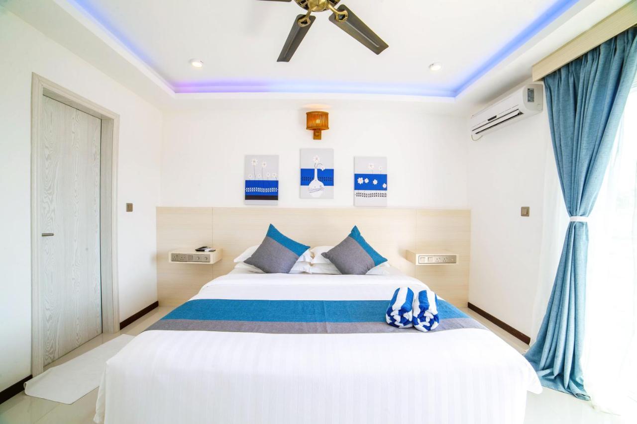 Grand Beach Dhigurah Dhigurah  Exterior photo