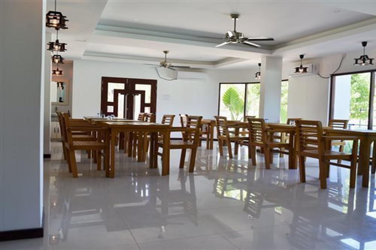 Grand Beach Dhigurah Dhigurah  Exterior photo